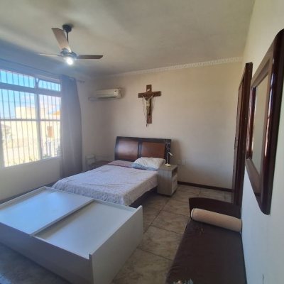 Casa Residencial com 263m², 5 quartos (sendo 3 suítes), 3 garagens, no bairro Itaguaçu em Florianópolis