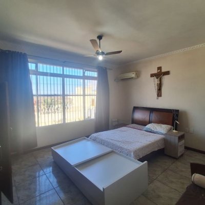 Casa Residencial com 263m², 5 quartos (sendo 3 suítes), 3 garagens, no bairro Itaguaçu em Florianópolis