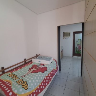 Casa Residencial com 263m², 5 quartos (sendo 3 suítes), 3 garagens, no bairro Itaguaçu em Florianópolis