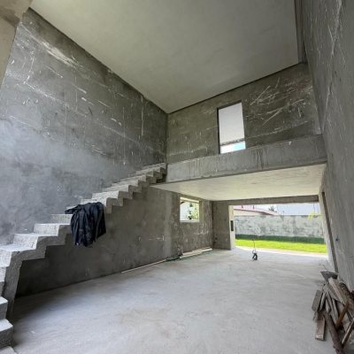 Casa em Condomínio com 241m², 3 quartos (sendo 1 suíte), 2 garagens, no bairro São João Do Rio Vermelho em Florianópolis