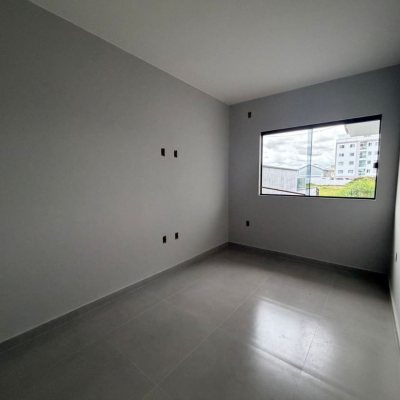 Casa Residencial com 50m², 2 quartos, 1 garagem, no bairro Barra Do Aririú em Palhoça