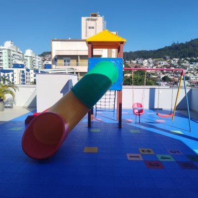 Apartamentos com 63m², 2 quartos (sendo 1 suíte), 1 garagem, no bairro Trindade em Florianópolis
