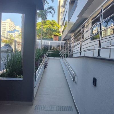 Apartamentos com 63m², 2 quartos (sendo 1 suíte), 1 garagem, no bairro Trindade em Florianópolis