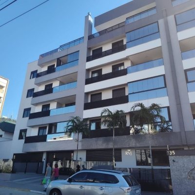 Apartamentos com 63m², 2 quartos (sendo 1 suíte), 1 garagem, no bairro Trindade em Florianópolis