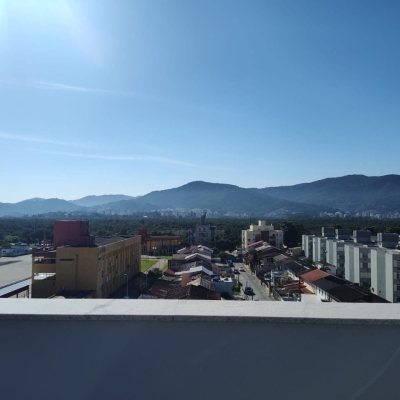 Apartamentos com 63m², 2 quartos (sendo 1 suíte), 1 garagem, no bairro Trindade em Florianópolis