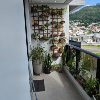 Apartamentos com 63m², 2 quartos (sendo 1 suíte), 1 garagem, no bairro Trindade em Florianópolis