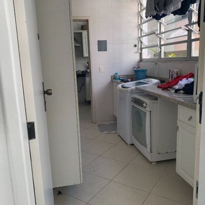 Apartamentos com 176m², 4 quartos (sendo 1 suíte), 1 garagem, no bairro Centro em Florianópolis