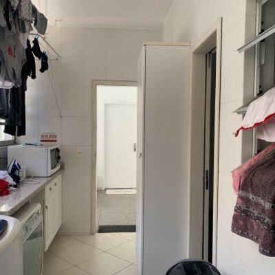 Apartamentos com 176m², 4 quartos (sendo 1 suíte), 1 garagem, no bairro Centro em Florianópolis