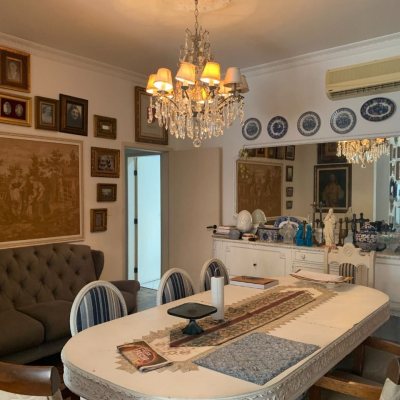Apartamentos com 176m², 4 quartos (sendo 1 suíte), 1 garagem, no bairro Centro em Florianópolis