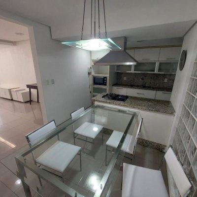 Apartamentos com 100m², 3 quartos, 1 garagem, no bairro Centro em Florianópolis