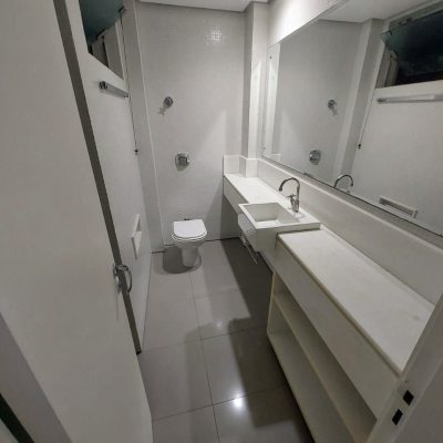 Apartamentos com 100m², 3 quartos, 1 garagem, no bairro Centro em Florianópolis