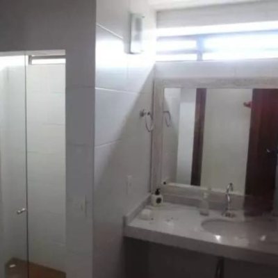 Casa Residencial com 542m², 3 quartos (sendo 3 suítes), 4 garagens, no bairro Itaguaçu em Florianópolis