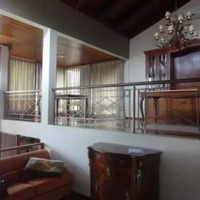 Casa Residencial com 542m², 3 quartos (sendo 3 suítes), 4 garagens, no bairro Itaguaçu em Florianópolis