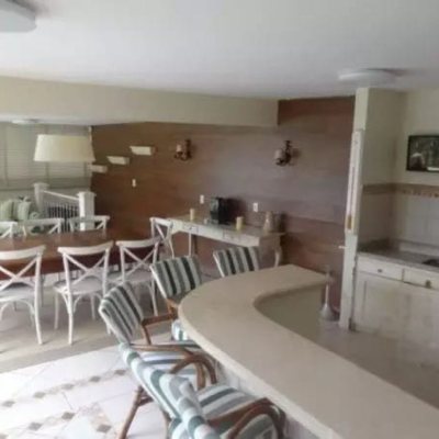 Casa Residencial com 542m², 3 quartos (sendo 3 suítes), 4 garagens, no bairro Itaguaçu em Florianópolis