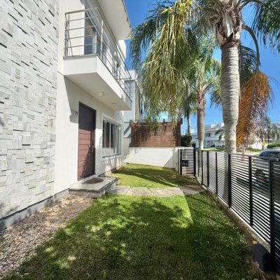 Casa Residencial com 124m², 3 quartos (sendo 3 suítes), 2 garagens, no bairro Cachoeira Do Bom Jesus em Florianópolis