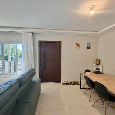 Casa Residencial com 124m², 3 quartos (sendo 3 suítes), 2 garagens, no bairro Cachoeira Do Bom Jesus em Florianópolis