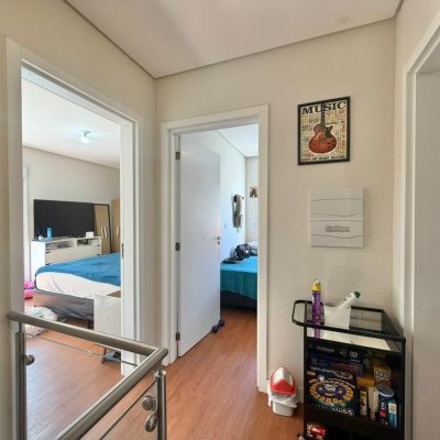 Casa Residencial com 124m², 3 quartos (sendo 3 suítes), 2 garagens, no bairro Cachoeira Do Bom Jesus em Florianópolis