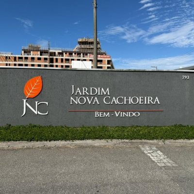 Casa Residencial com 124m², 3 quartos (sendo 3 suítes), 2 garagens, no bairro Cachoeira Do Bom Jesus em Florianópolis