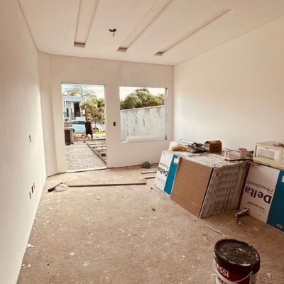Casa Residencial com 120m², 2 quartos (sendo 2 suítes), 2 garagens, no bairro São João Do Rio Vermelho em Florianópolis