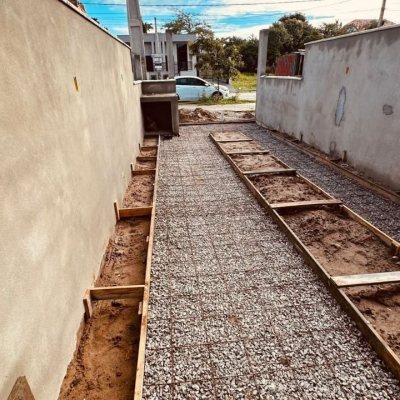Casa Residencial com 120m², 2 quartos (sendo 2 suítes), 2 garagens, no bairro São João Do Rio Vermelho em Florianópolis