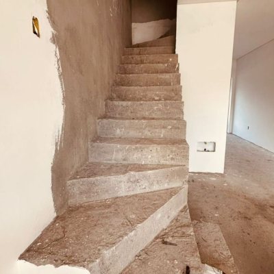 Casa Residencial com 120m², 2 quartos (sendo 2 suítes), 2 garagens, no bairro São João Do Rio Vermelho em Florianópolis