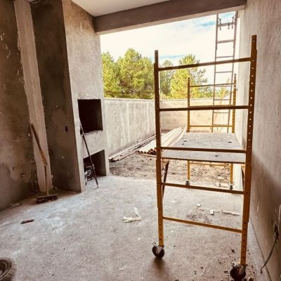 Casa Residencial com 120m², 2 quartos (sendo 2 suítes), 2 garagens, no bairro São João Do Rio Vermelho em Florianópolis