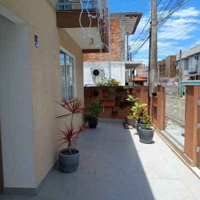 Casa Residencial com 250m², 3 quartos (sendo 1 suíte), 3 garagens, no bairro Ingleses do Rio Vermelho em Florianópolis