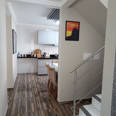Casa Residencial com 250m², 3 quartos (sendo 1 suíte), 3 garagens, no bairro Ingleses do Rio Vermelho em Florianópolis