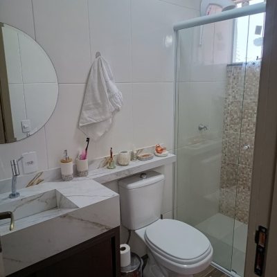 Casa Residencial com 250m², 3 quartos (sendo 1 suíte), 3 garagens, no bairro Ingleses do Rio Vermelho em Florianópolis