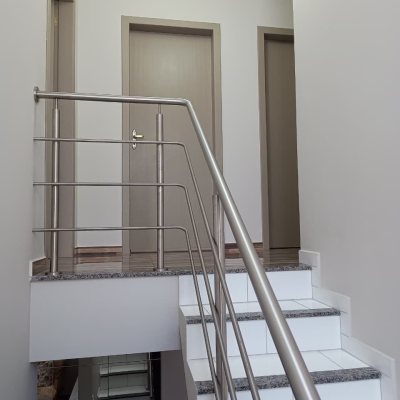 Casa Residencial com 250m², 3 quartos (sendo 1 suíte), 3 garagens, no bairro Ingleses do Rio Vermelho em Florianópolis
