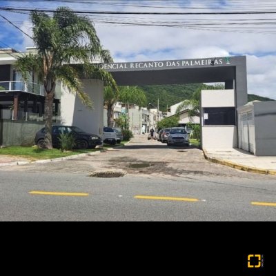 Casa Residencial com 250m², 3 quartos (sendo 1 suíte), 3 garagens, no bairro Ingleses do Rio Vermelho em Florianópolis
