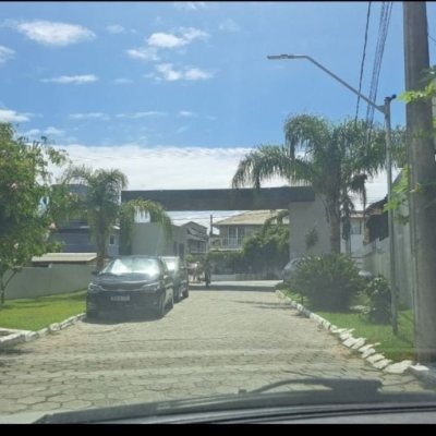 Casa Residencial com 250m², 3 quartos (sendo 1 suíte), 3 garagens, no bairro Ingleses do Rio Vermelho em Florianópolis