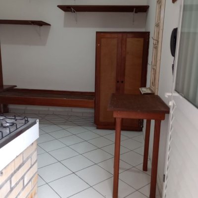 Casa Residencial com 168m², 2 garagens, no bairro Carvoeira em Florianópolis