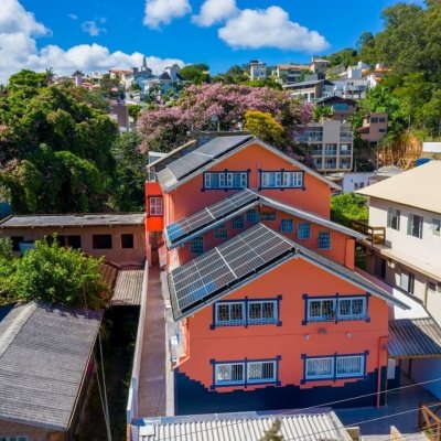 Casa Residencial com 168m², 2 garagens, no bairro Carvoeira em Florianópolis