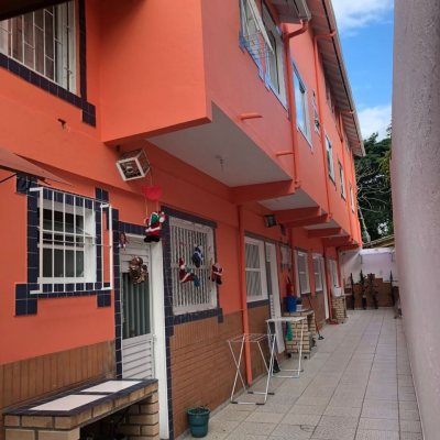 Casa Residencial com 168m², 2 garagens, no bairro Carvoeira em Florianópolis