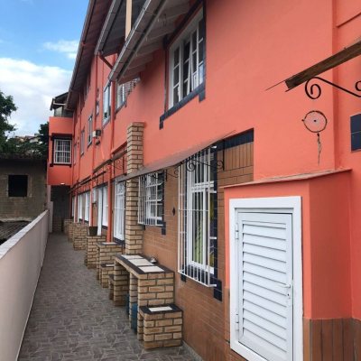 Casa Residencial com 168m², 2 garagens, no bairro Carvoeira em Florianópolis