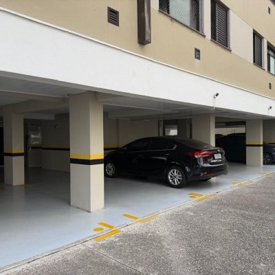 Apartamentos com 123m², 3 quartos (sendo 1 suíte), 1 garagem, no bairro Centro em Florianópolis