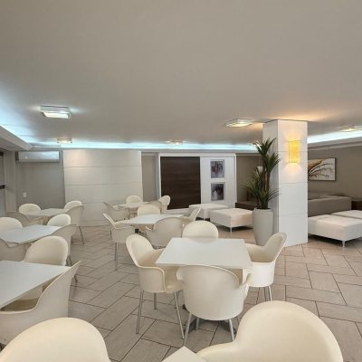 Apartamentos com 123m², 3 quartos (sendo 1 suíte), 1 garagem, no bairro Centro em Florianópolis