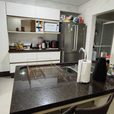 Sobrado Residencial com 105m², 3 quartos (sendo 1 suíte), 1 garagem, no bairro Campeche em Florianopolis