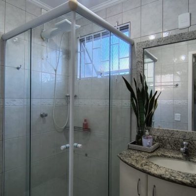Apartamentos com 133m², 3 quartos (sendo 1 suíte), 1 garagem, no bairro Balneário em Florianópolis