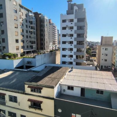 Apartamentos com 133m², 3 quartos (sendo 1 suíte), 1 garagem, no bairro Balneário em Florianópolis