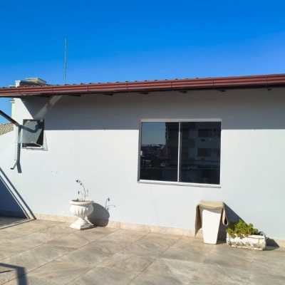 Apartamentos com 133m², 3 quartos (sendo 1 suíte), 1 garagem, no bairro Balneário em Florianópolis