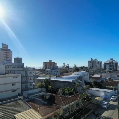 Apartamentos com 133m², 3 quartos (sendo 1 suíte), 1 garagem, no bairro Balneário em Florianópolis