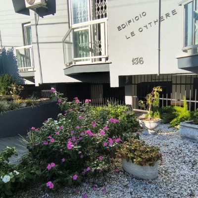 Apartamentos com 133m², 3 quartos (sendo 1 suíte), 1 garagem, no bairro Balneário em Florianópolis