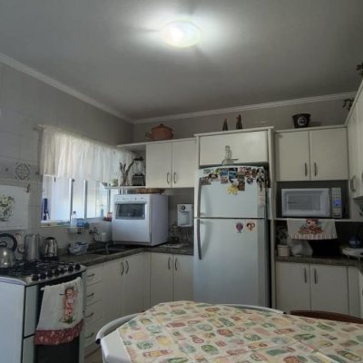 Apartamentos com 133m², 3 quartos (sendo 1 suíte), 1 garagem, no bairro Balneário em Florianópolis
