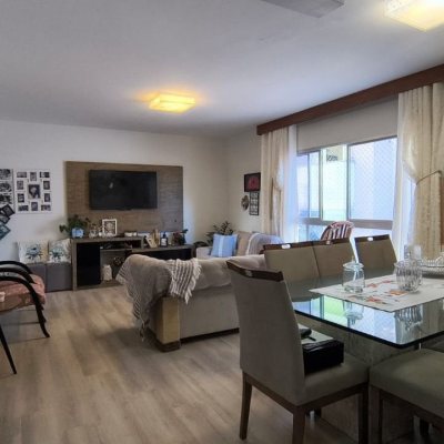 Apartamentos com 133m², 3 quartos (sendo 1 suíte), 1 garagem, no bairro Balneário em Florianópolis
