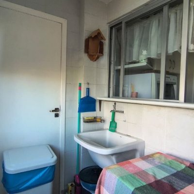 Apartamentos com 133m², 3 quartos (sendo 1 suíte), 1 garagem, no bairro Balneário em Florianópolis