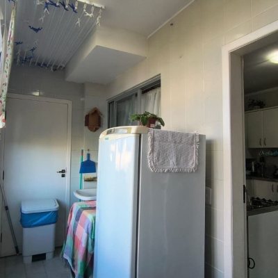Apartamentos com 133m², 3 quartos (sendo 1 suíte), 1 garagem, no bairro Balneário em Florianópolis