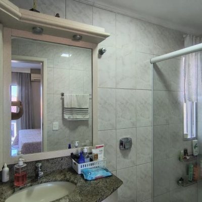 Apartamentos com 133m², 3 quartos (sendo 1 suíte), 1 garagem, no bairro Balneário em Florianópolis