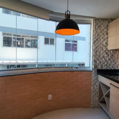 Apartamentos com 114m², 3 quartos (sendo 1 suíte), 1 garagem, no bairro Coqueiros em Florianópolis